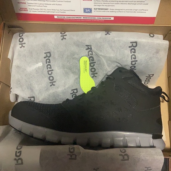 Reebok Shoes - Picture 2 of 4